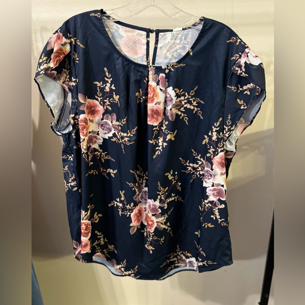 Women’s Shirt Size XXXL